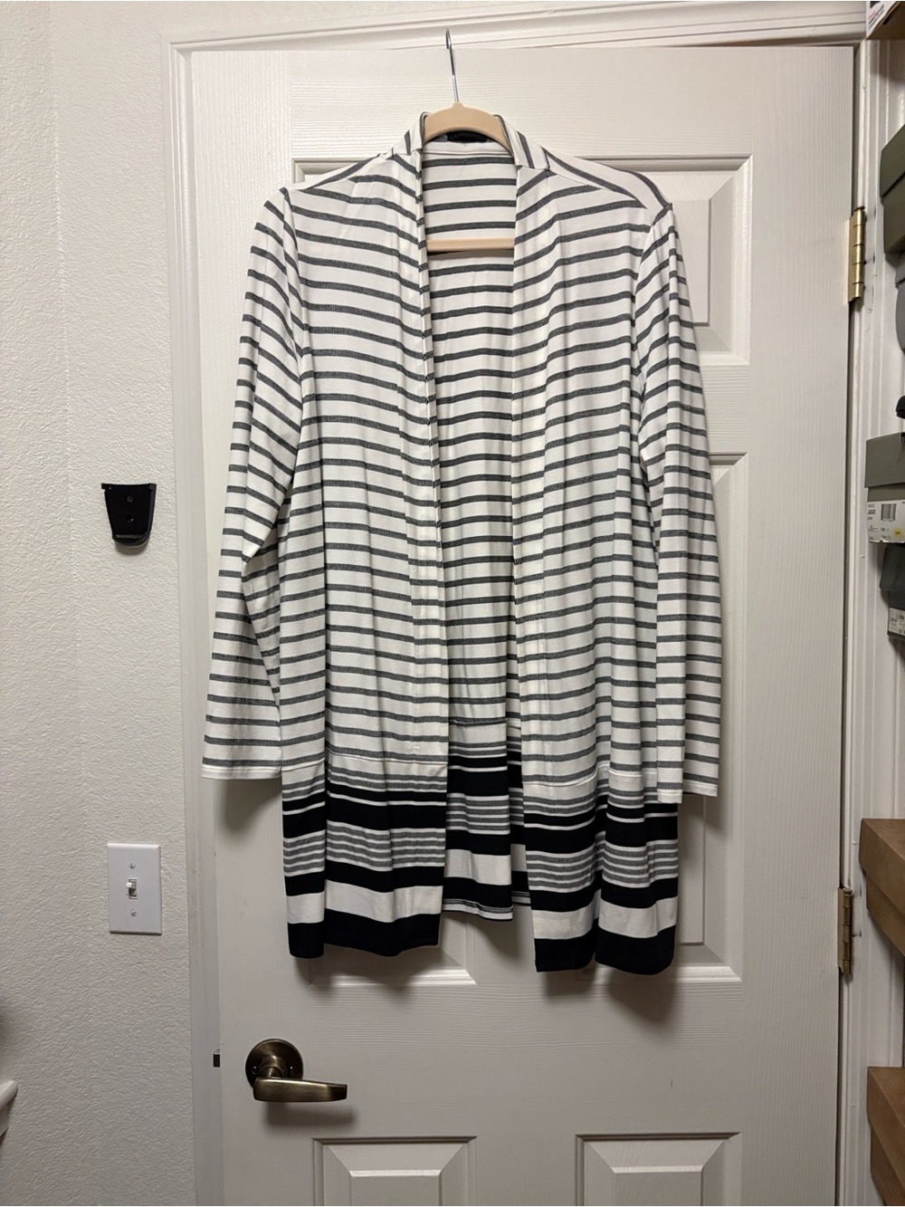 Striped Open-Front Women’s Cardigan Sweater - White & Black